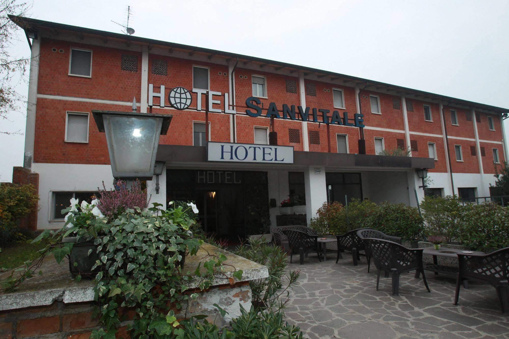 Hotel San Vitale Medicina  Exteriör bild